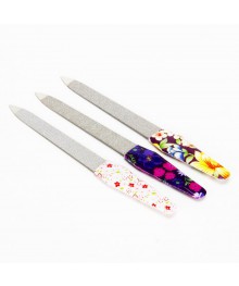 Пилка для ногтей металлическая с пластиковой ручкой, 13см, "Цветок", 3 цветаТовары для маникюра и педикюра оптом с доставкой по РФ.